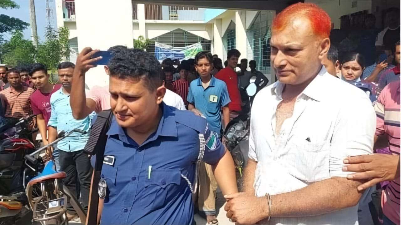 কালীগন্জের ইউপি চেয়ারম্যানকে আটক