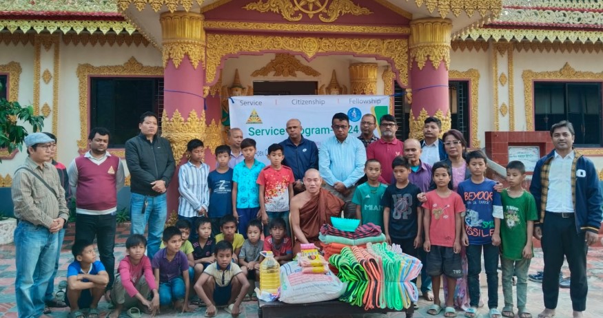 বান্দরবান এপেক্স ক্লাবের উদ্যোগে